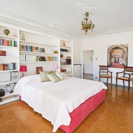 Ca' Fenice, Charming Apartment In San Marco, Sleep 7 Венеция Экстерьер фото