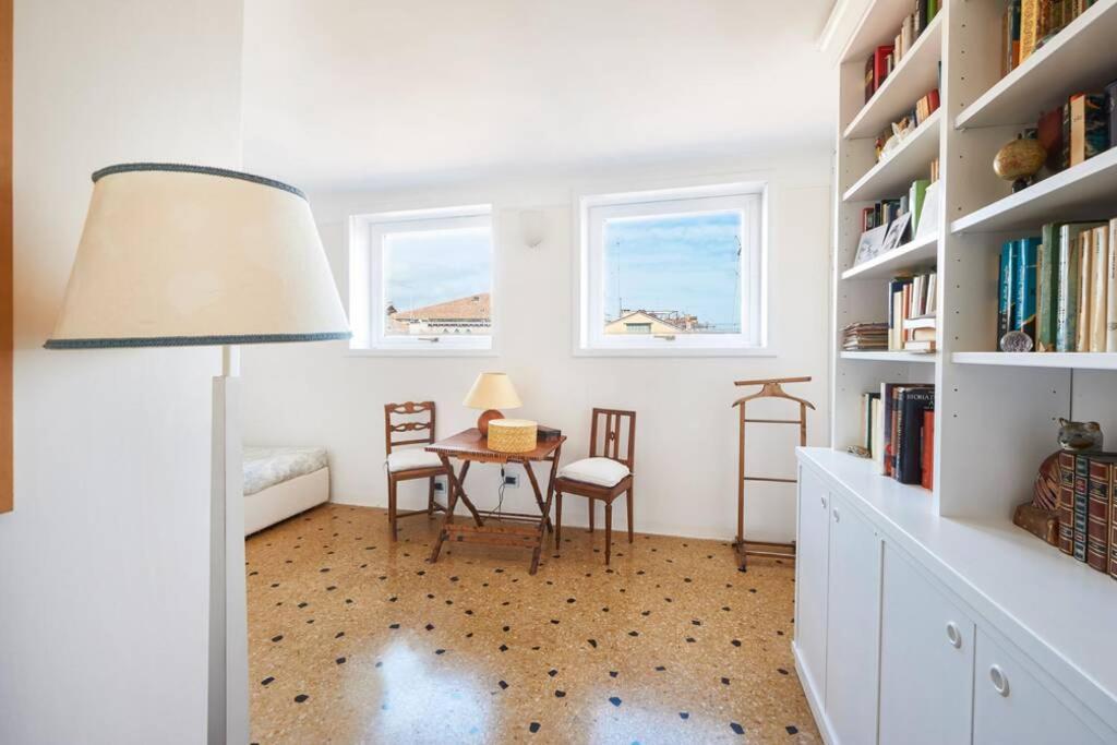 Ca' Fenice, Charming Apartment In San Marco, Sleep 7 Венеция Экстерьер фото