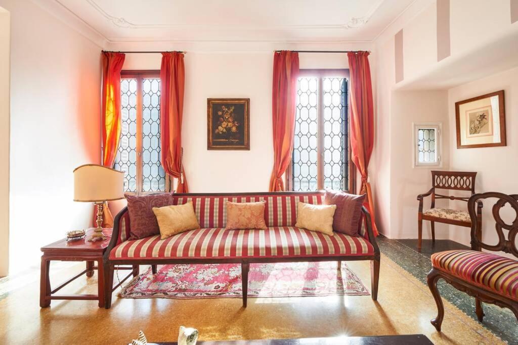 Ca' Fenice, Charming Apartment In San Marco, Sleep 7 Венеция Экстерьер фото