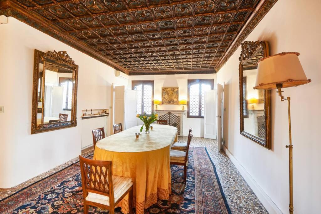 Ca' Fenice, Charming Apartment In San Marco, Sleep 7 Венеция Экстерьер фото