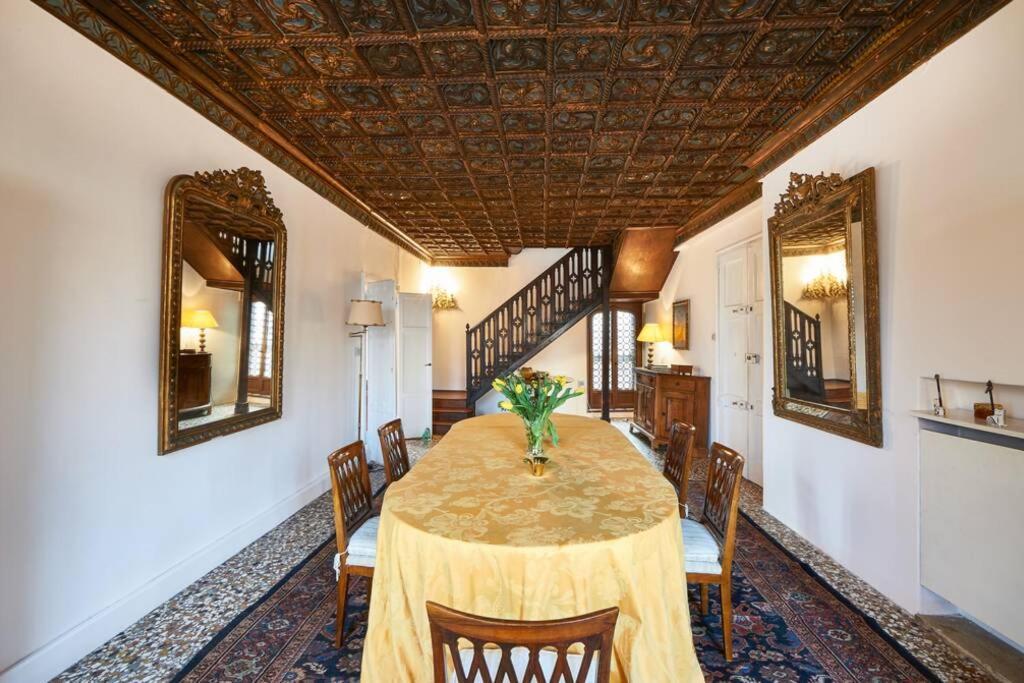 Ca' Fenice, Charming Apartment In San Marco, Sleep 7 Венеция Экстерьер фото