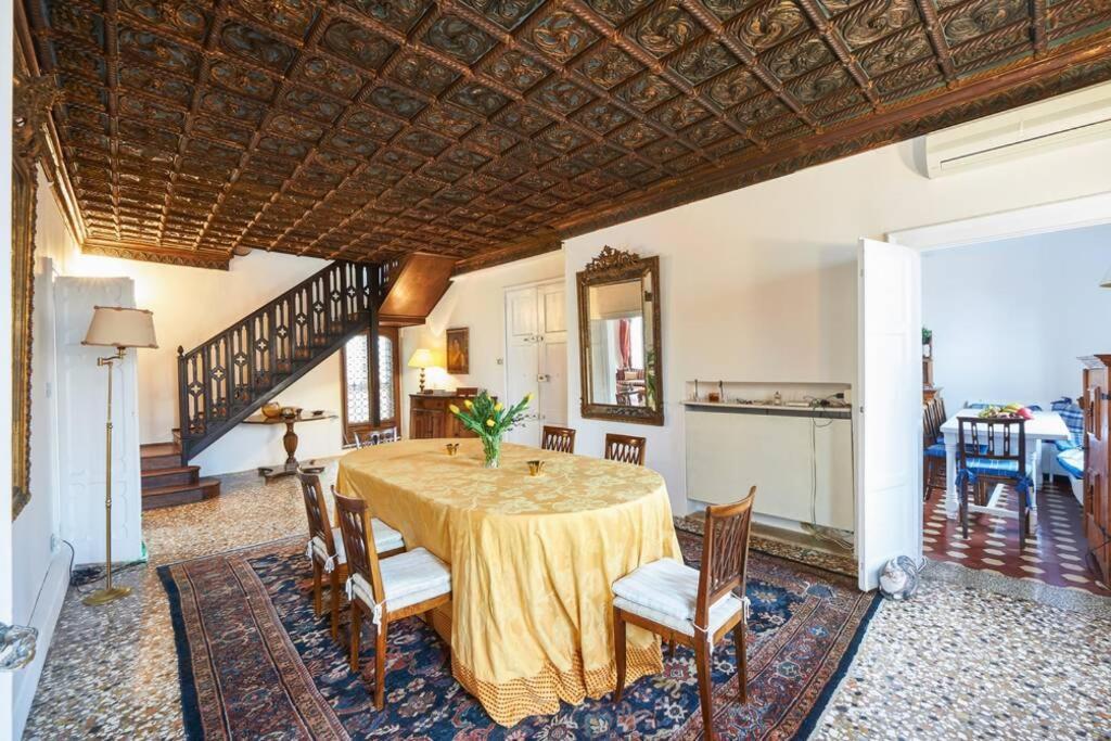Ca' Fenice, Charming Apartment In San Marco, Sleep 7 Венеция Экстерьер фото