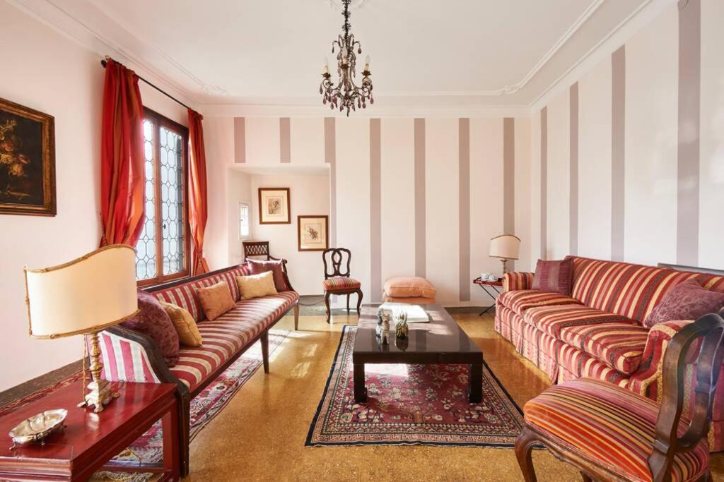 Ca' Fenice, Charming Apartment In San Marco, Sleep 7 Венеция Экстерьер фото